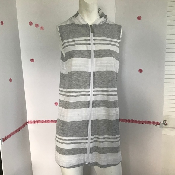 Apt. 9 Tops - apt.9 sleeveless zipper hoodie with pockets (A-42)